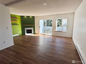 8823 Holly Drive H204, Everett WA 98208