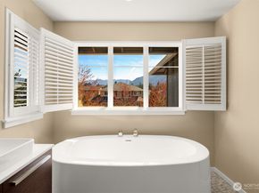 732 SE 11th Street, North Bend WA 98045