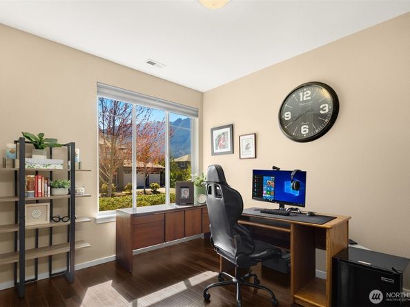 732 SE 11th Street, North Bend WA 98045