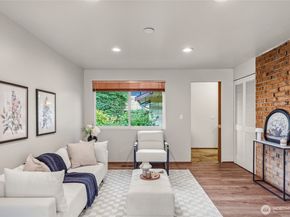 1208 172nd Avenue NE, Bellevue WA 98008