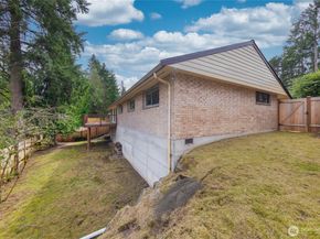 1208 172nd Avenue NE, Bellevue WA 98008