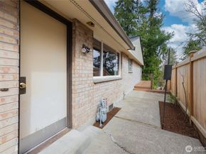 1208 172nd Avenue NE, Bellevue WA 98008