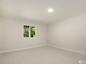 23361 Arbors Terrace Road NE 21, Kingston WA 98346