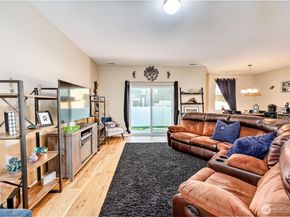 7058 E Nightingale Street, Port Orchard WA 98366