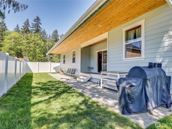 7058 E Nightingale Street, Port Orchard WA 98366