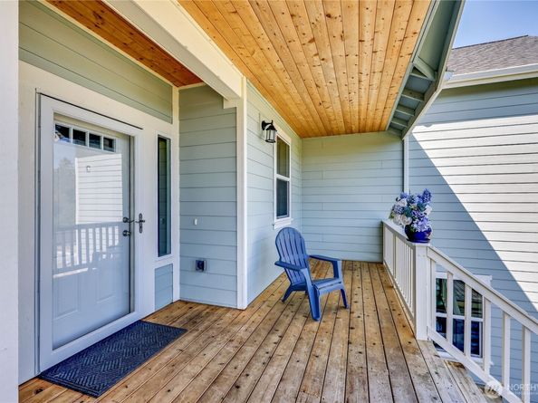 7058 E Nightingale Street, Port Orchard WA 98366