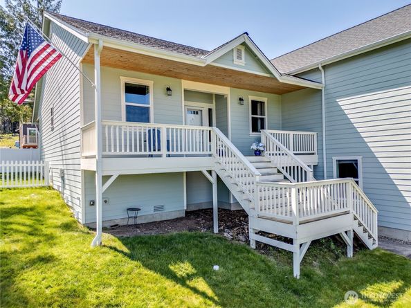 7058 E Nightingale Street, Port Orchard WA 98366