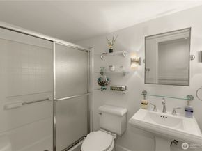 21842 NE 30th Place, Sammamish WA 98074