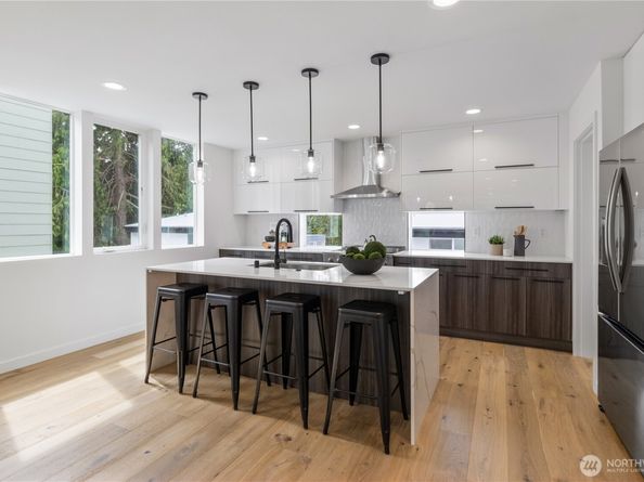 12015 36th Avenue NE, Seattle WA 98125