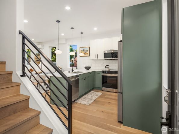 8016 24th Avenue NW, Seattle WA 98117