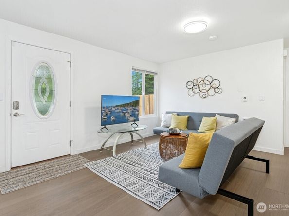 1115 207th Place NE, Sammamish WA 98074