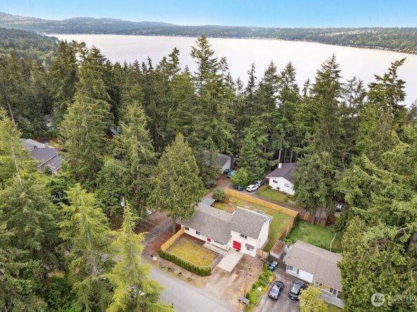 1115 207th Place NE, Sammamish WA 98074