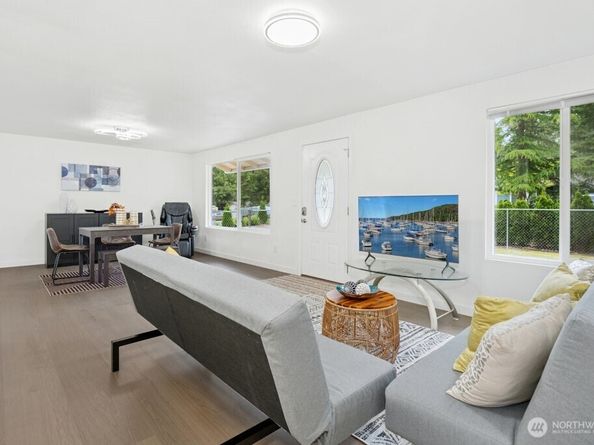 1115 207th Place NE, Sammamish WA 98074