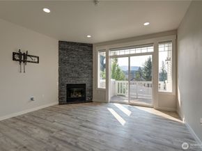 23120 SE Black Nugget Road A2, Issaquah WA 98029