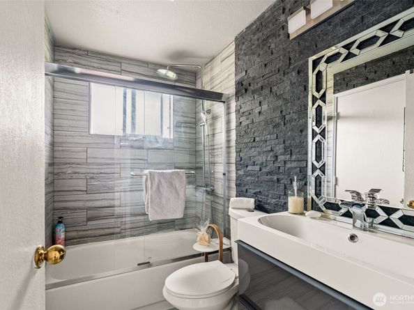 12737 NE 97th Place, Kirkland WA 98033