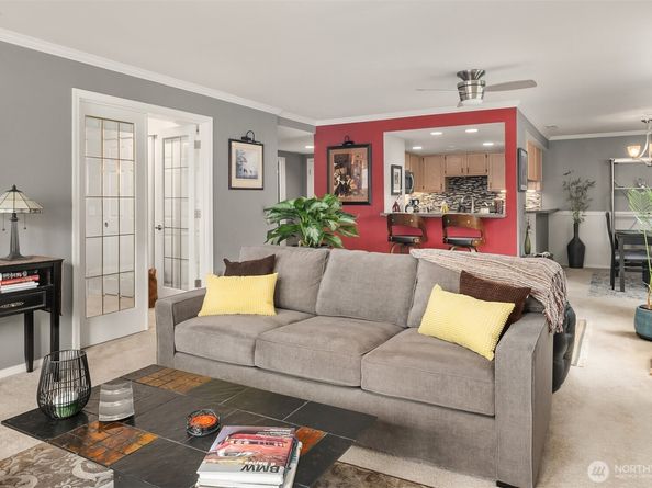 4109 224th Lane SE 213, Issaquah WA 98029