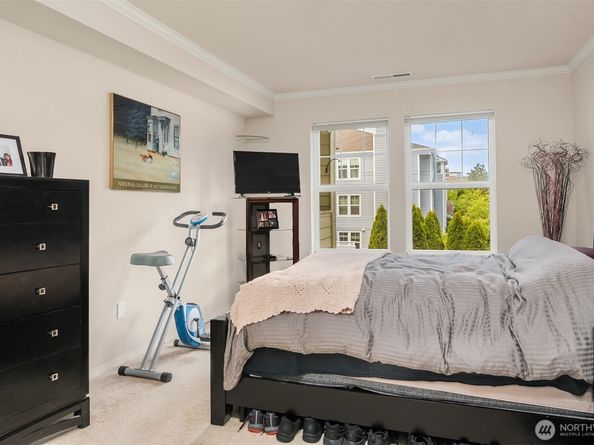4109 224th Lane SE 213, Issaquah WA 98029