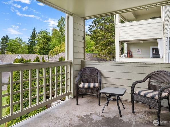 4109 224th Lane SE 213, Issaquah WA 98029