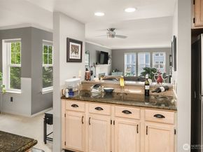 4109 224th Lane SE 213, Issaquah WA 98029