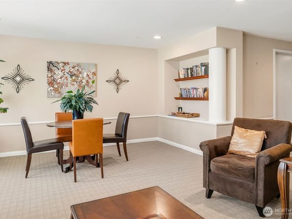 4109 224th Lane SE 213, Issaquah WA 98029