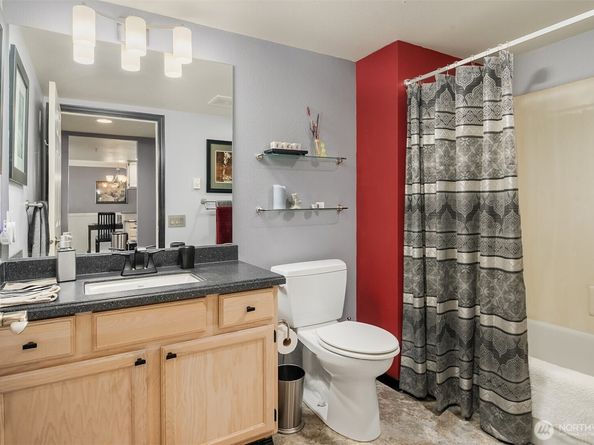 4109 224th Lane SE 213, Issaquah WA 98029