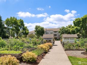 4109 224th Lane SE 213, Issaquah WA 98029