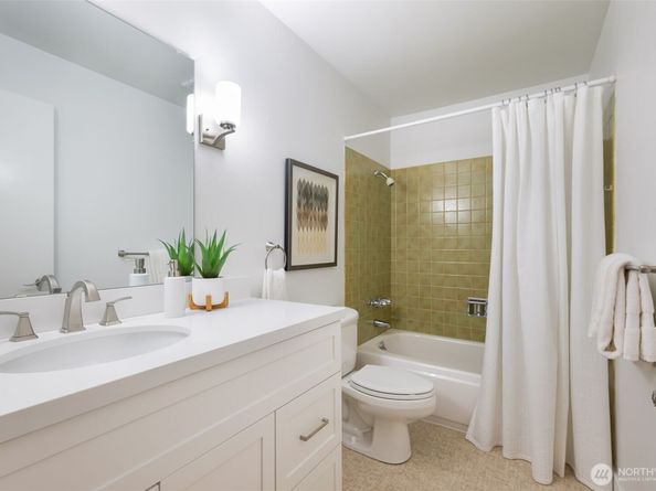 1606 NE 140th Street N4, Seattle WA 98125
