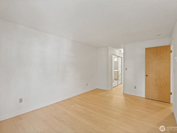 13717 linden Avenue N 231, Seattle WA 98133