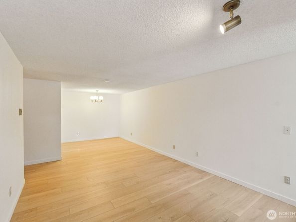 13717 linden Avenue N 231, Seattle WA 98133