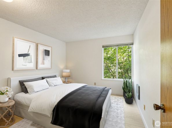 13717 linden Avenue N 231, Seattle WA 98133