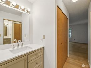 13717 linden Avenue N 231, Seattle WA 98133