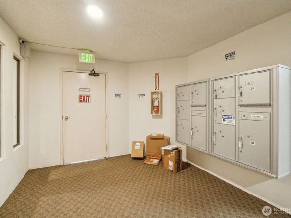 13717 linden Avenue N 231, Seattle WA 98133