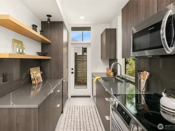 6732 Alonzo Avenue NW B, Seattle WA 98117