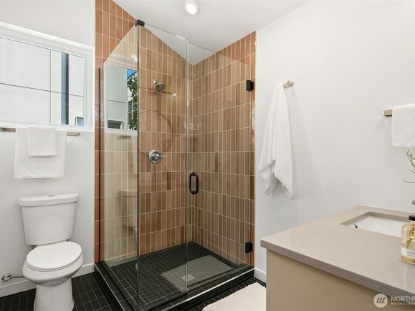 6732 Alonzo Avenue NW B, Seattle WA 98117