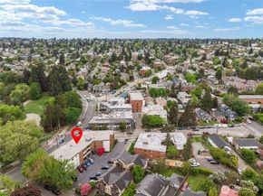 7850 E Green Lake Drive N 204, Seattle WA 98103