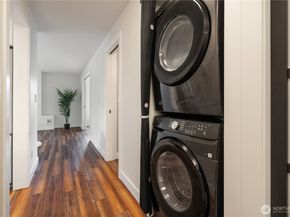 7850 E Green Lake Drive N 204, Seattle WA 98103