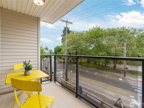 7850 E Green Lake Drive N 204, Seattle WA 98103