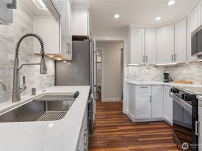 7850 E Green Lake Drive N 204, Seattle WA 98103