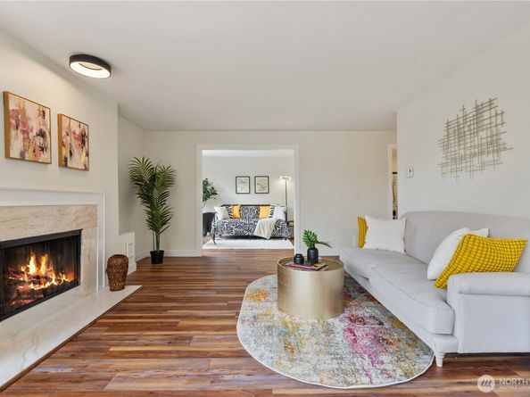 7850 E Green Lake Drive N 204, Seattle WA 98103