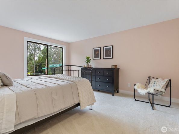 7850 E Green Lake Drive N 204, Seattle WA 98103