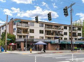 7850 E Green Lake Drive N 204, Seattle WA 98103