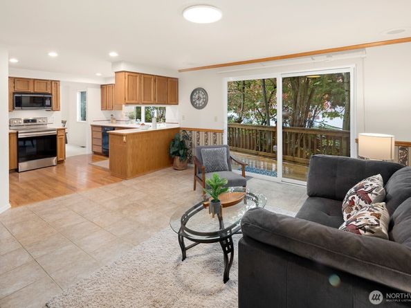 15817 Northup Way, Bellevue WA 98008