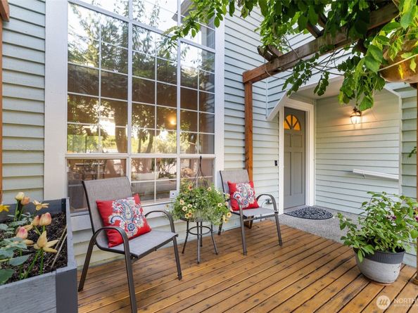 15817 Northup Way, Bellevue WA 98008