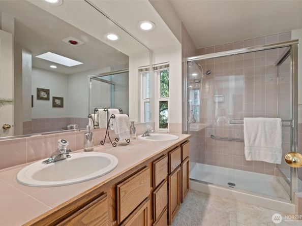 15817 Northup Way, Bellevue WA 98008