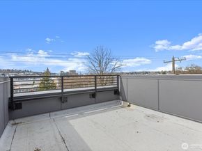 2372 Franklin Avenue E, Seattle WA 98102