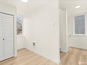 2372 Franklin Avenue E, Seattle WA 98102