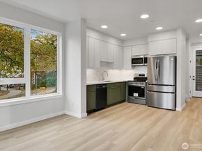 2372 Franklin Avenue E, Seattle WA 98102