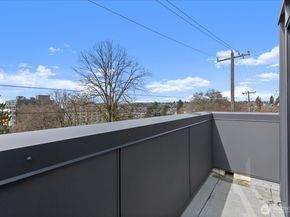 2372 Franklin Avenue E, Seattle WA 98102