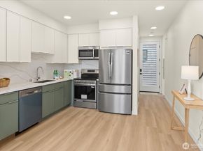 2372 Franklin Avenue E, Seattle WA 98102