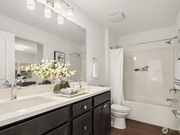 1240 SW 124th Street 10B, Burien WA 98146